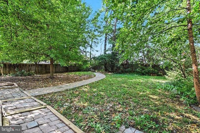 604 HILLCREST RD, Hershey, PA 17033