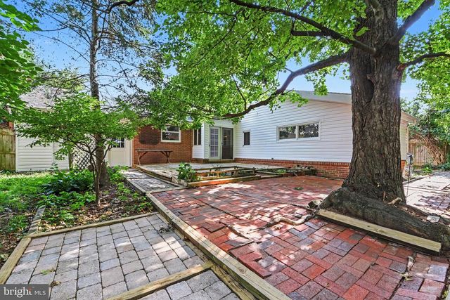 604 HILLCREST RD, Hershey, PA 17033