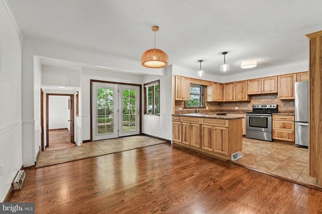 604 HILLCREST RD, Hershey, PA 17033