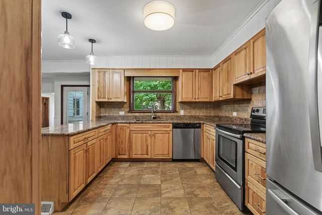 604 HILLCREST RD, Hershey, PA 17033