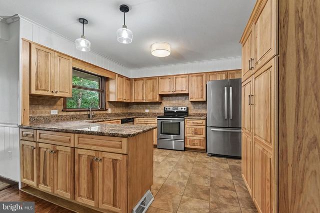 604 HILLCREST RD, Hershey, PA 17033