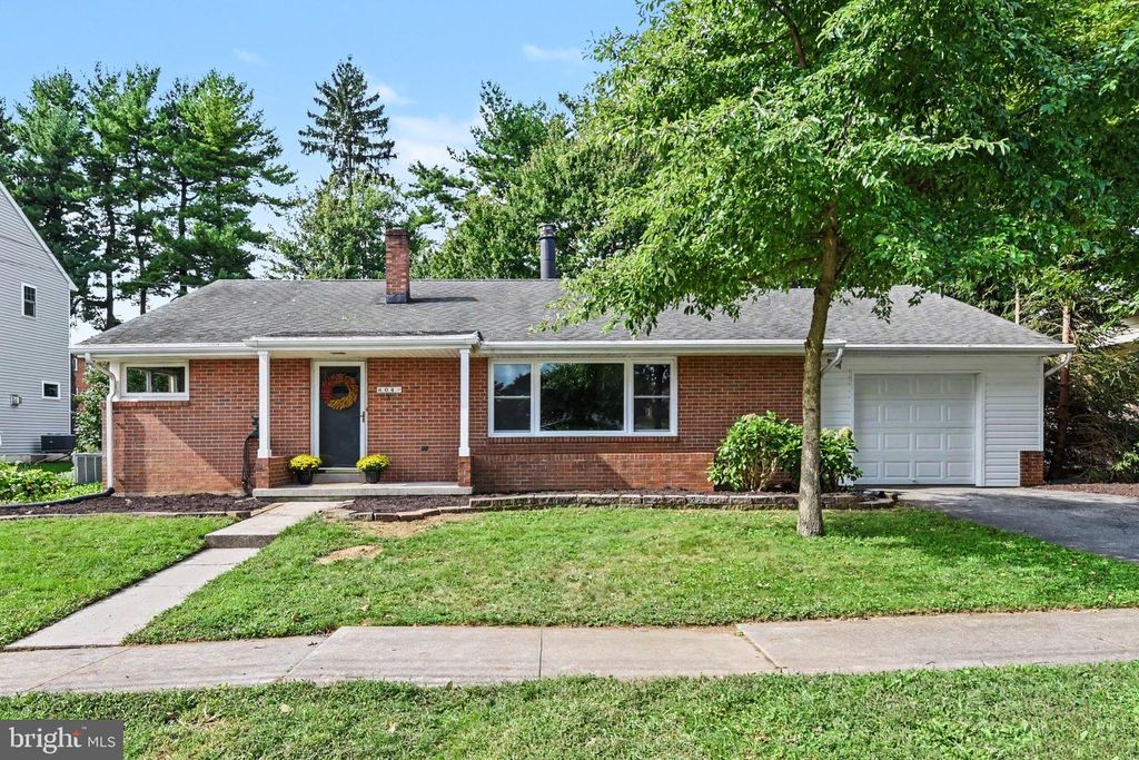 604 HILLCREST RD, Hershey, PA 17033