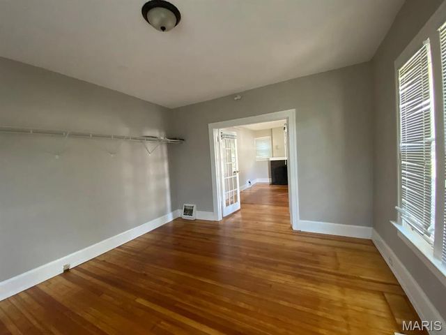 16 S 21st Street, Belleville, IL 62226