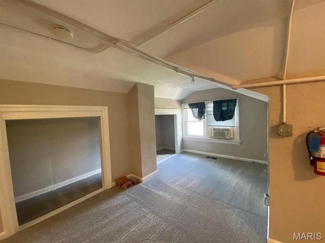 16 S 21st Street, Belleville, IL 62226