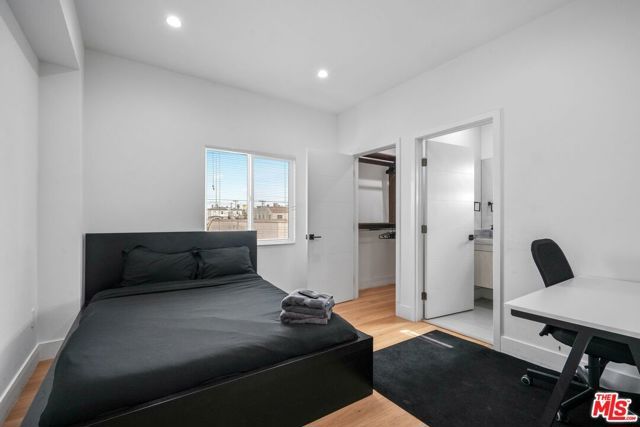 1842 S Sycamore Avenue, Los Angeles, CA 90019