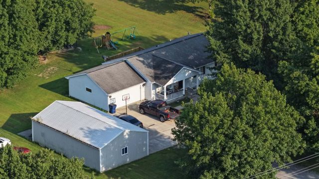 2218 S Thompsonville Road