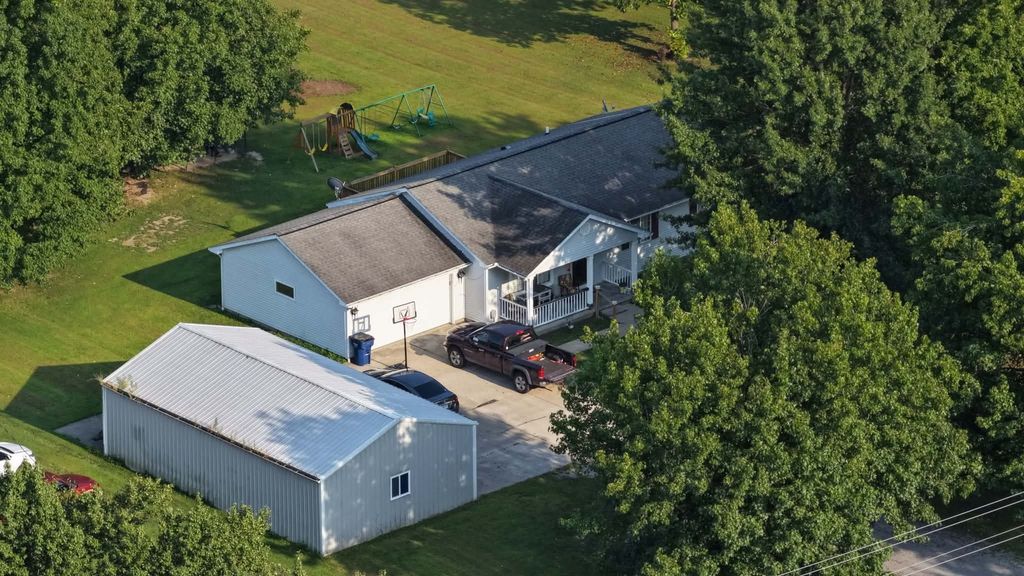 2218 S Thompsonville Road, Thompsonville, IL 62890 — exterior