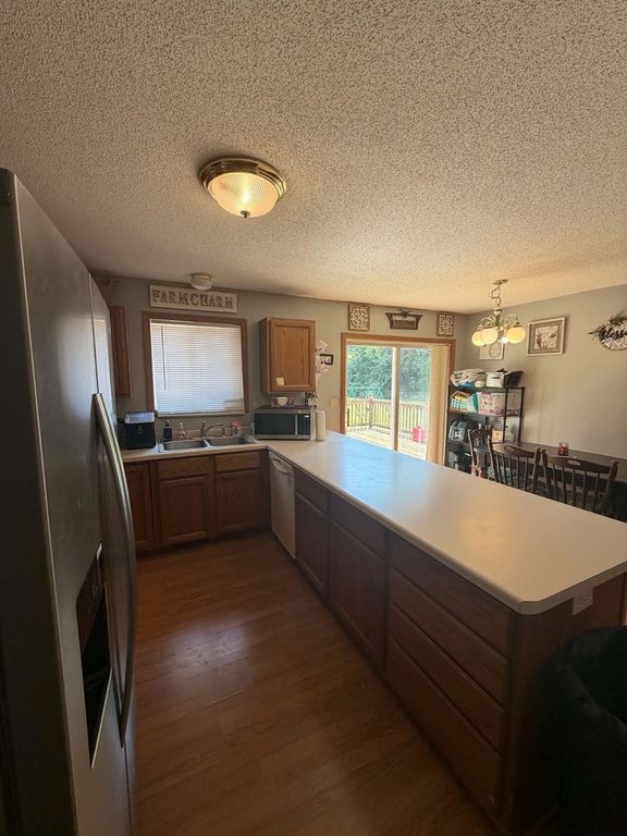 2218 S Thompsonville Road, Thompsonville, IL 62890 — photo 3