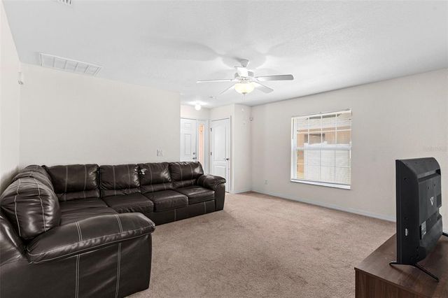 11 W BAY STREET, Davenport, FL 33837