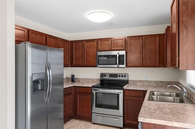 11 W BAY STREET, Davenport, FL 33837