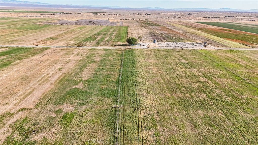 Image 10 of property listing at 9450 E Avenue F, Redman, CA 93535