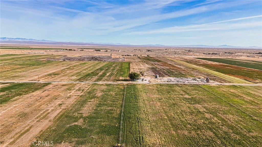 Image 11 of property listing at 9450 E Avenue F, Redman, CA 93535