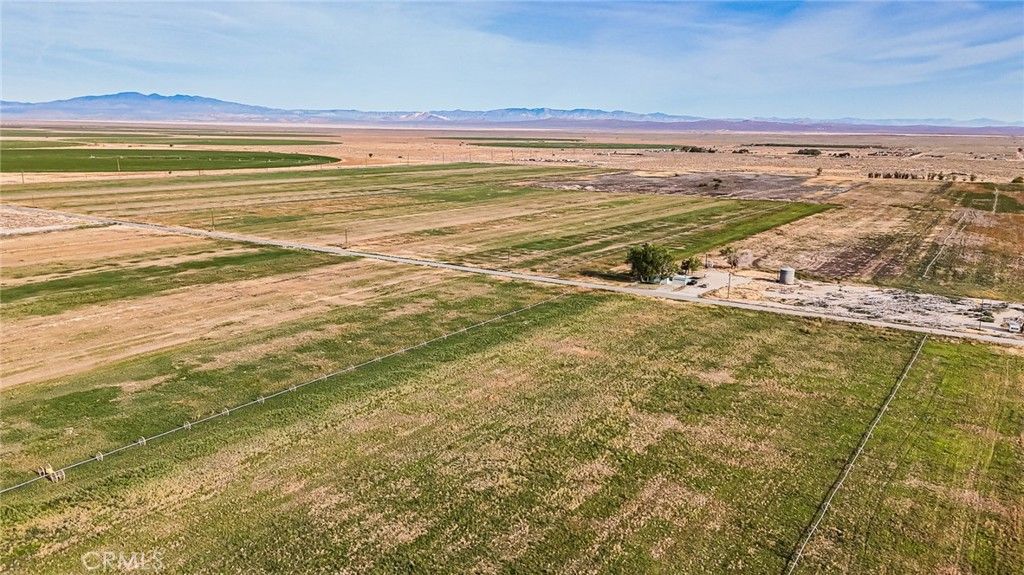 Image 13 of property listing at 9450 E Avenue F, Redman, CA 93535