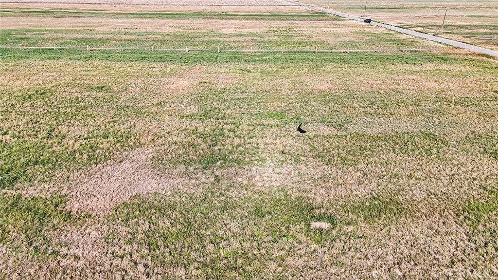 Image 18 of property listing at 9450 E Avenue F, Redman, CA 93535