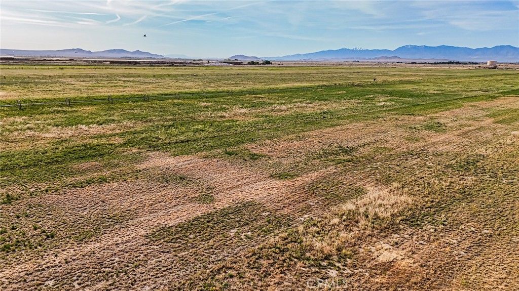 Image 24 of property listing at 9450 E Avenue F, Redman, CA 93535