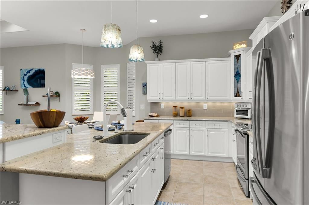 14610 Laguna DR, FORT MYERS, FL 33908 — photo 4