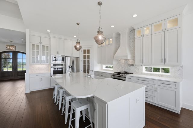 300 Prestwick Circle, Richmond, KY 40475