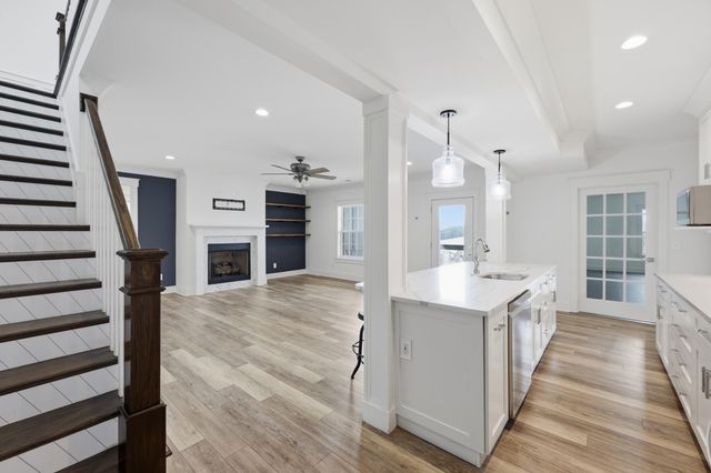 300 Prestwick Circle, Richmond, KY 40475