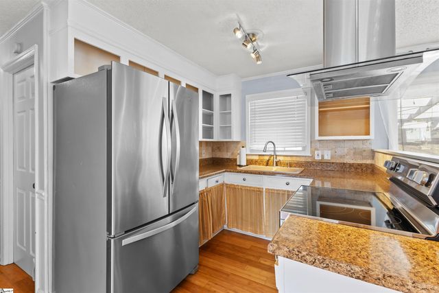 5 Stevenson Road, Taylors, SC 29687