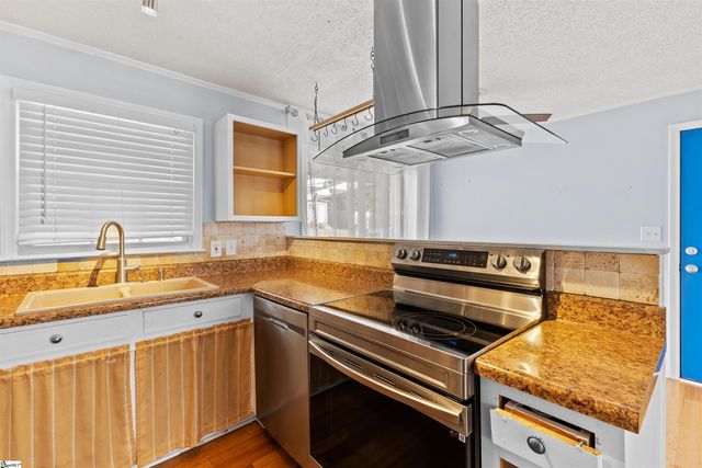 5 Stevenson Road, Taylors, SC 29687