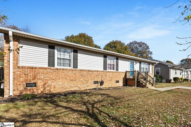 5 Stevenson Road, Taylors, SC 29687