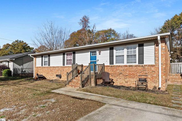 5 Stevenson Road, Taylors, SC 29687