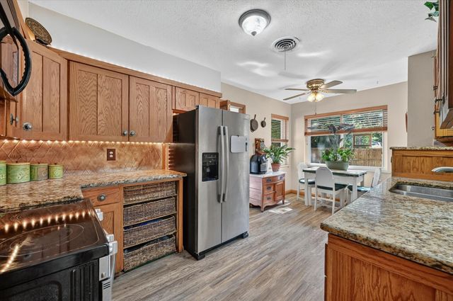 1800 Pecan Park Drive, Arlington, TX 76012