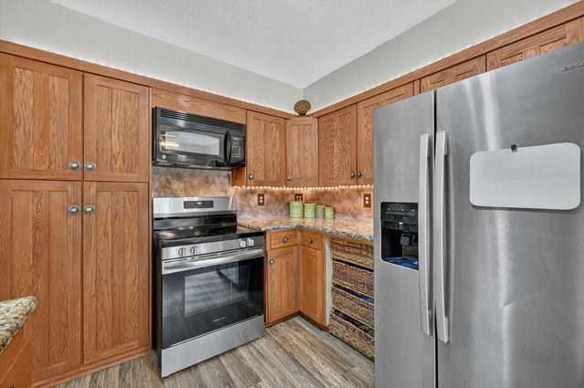 1800 Pecan Park Drive, Arlington, TX 76012
