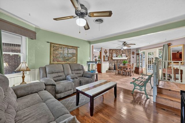 1800 Pecan Park Drive, Arlington, TX 76012