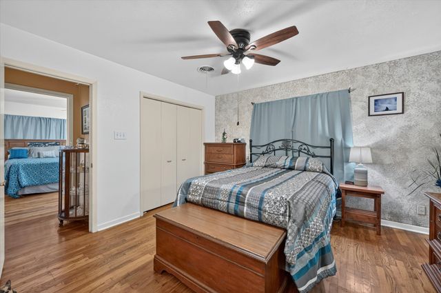 1800 Pecan Park Drive, Arlington, TX 76012