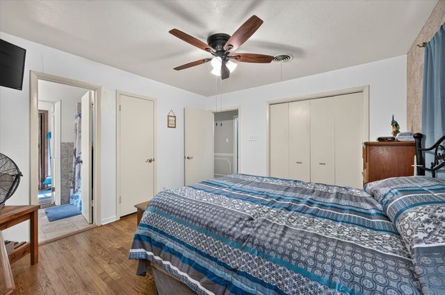 1800 Pecan Park Drive, Arlington, TX 76012