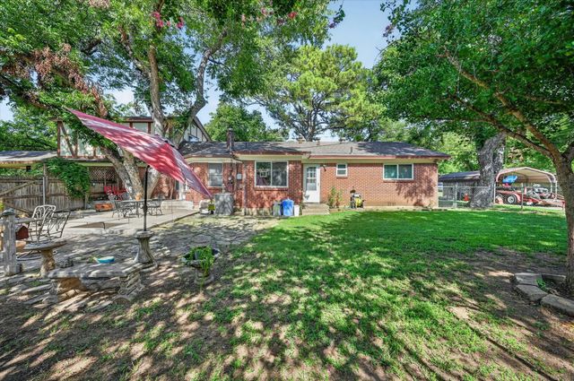 1800 Pecan Park Drive, Arlington, TX 76012