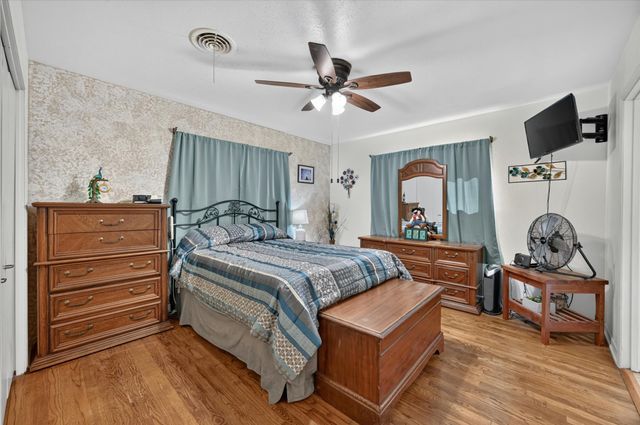 1800 Pecan Park Drive, Arlington, TX 76012
