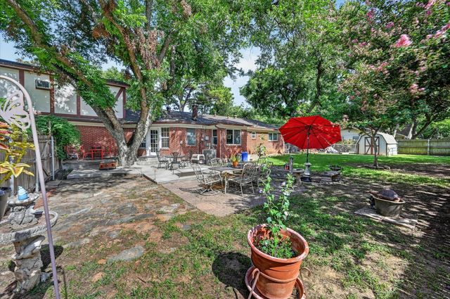 1800 Pecan Park Drive, Arlington, TX 76012