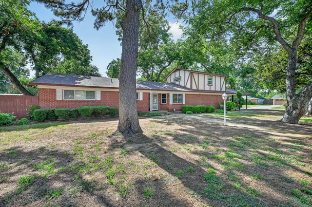1800 Pecan Park Drive, Arlington, TX 76012