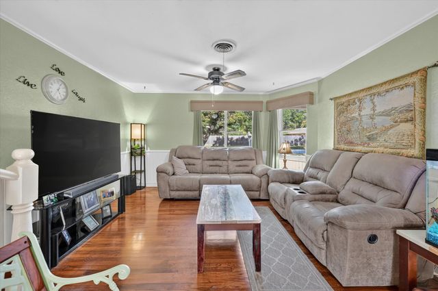 1800 Pecan Park Drive, Arlington, TX 76012