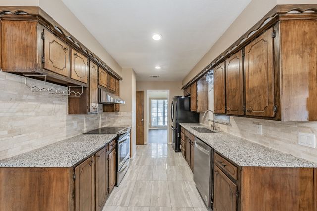 2863 Hitson Lane, Fort Worth, TX 76112