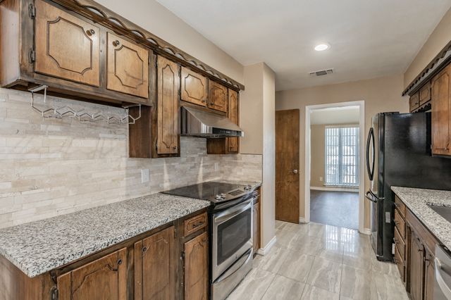 2863 Hitson Lane, Fort Worth, TX 76112