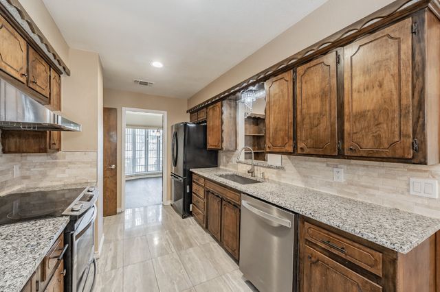 2863 Hitson Lane, Fort Worth, TX 76112