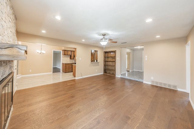 2863 Hitson Lane, Fort Worth, TX 76112