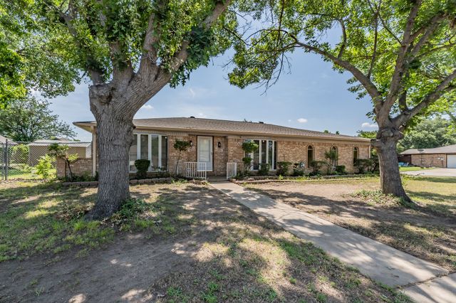 2863 Hitson Lane, Fort Worth, TX 76112