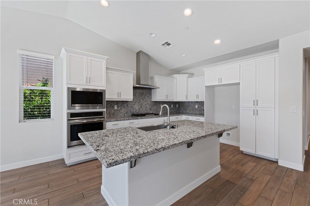 Image 11 of property listing at 24185 Chestnut Oak Street, Murrieta, CA 92562
