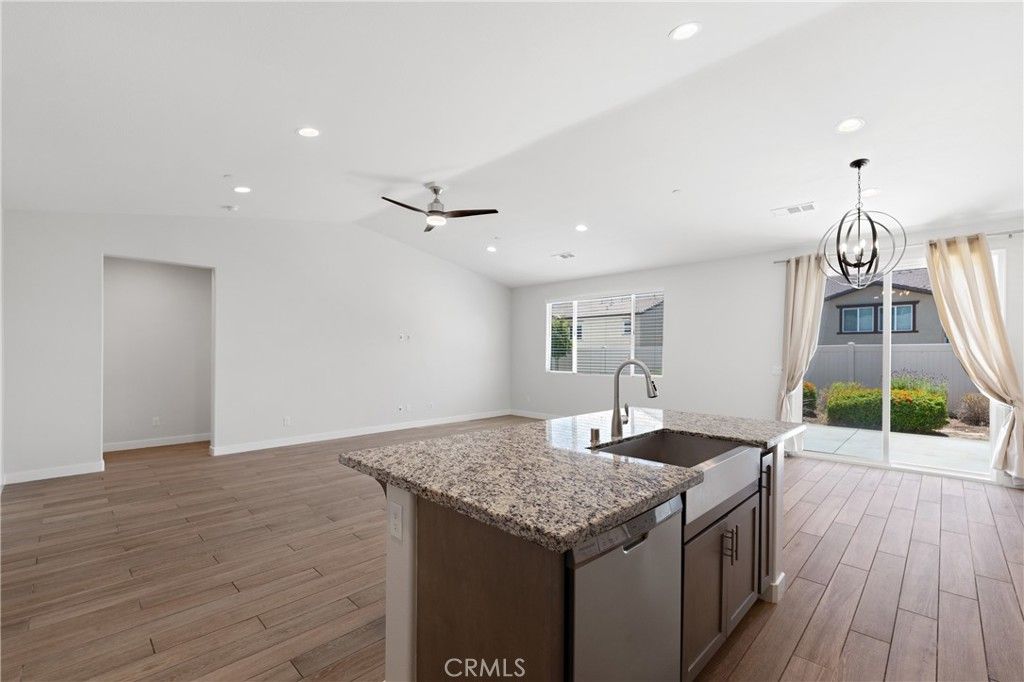 Image 13 of property listing at 24185 Chestnut Oak Street, Murrieta, CA 92562