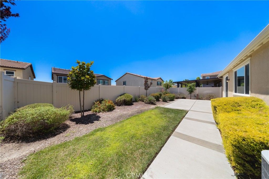 Image 36 of property listing at 24185 Chestnut Oak Street, Murrieta, CA 92562