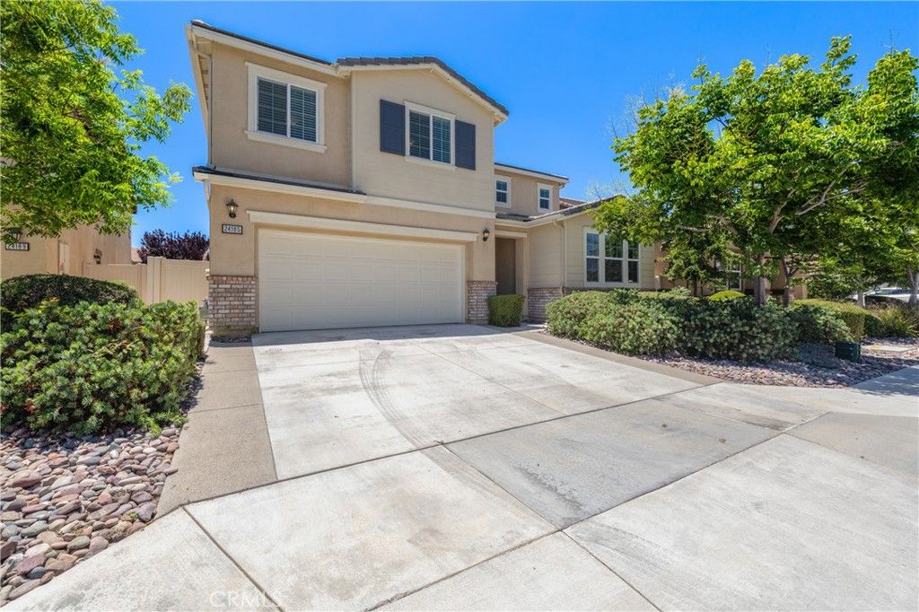 Image 4 of property listing at 24185 Chestnut Oak Street, Murrieta, CA 92562