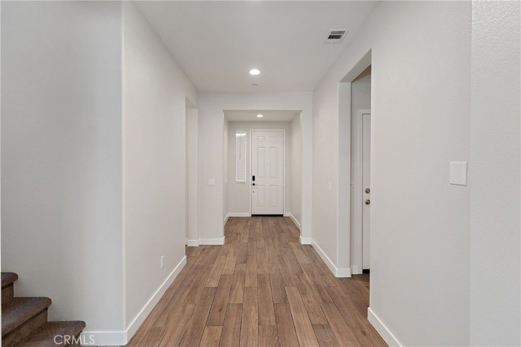 Image 5 of property listing at 24185 Chestnut Oak Street, Murrieta, CA 92562