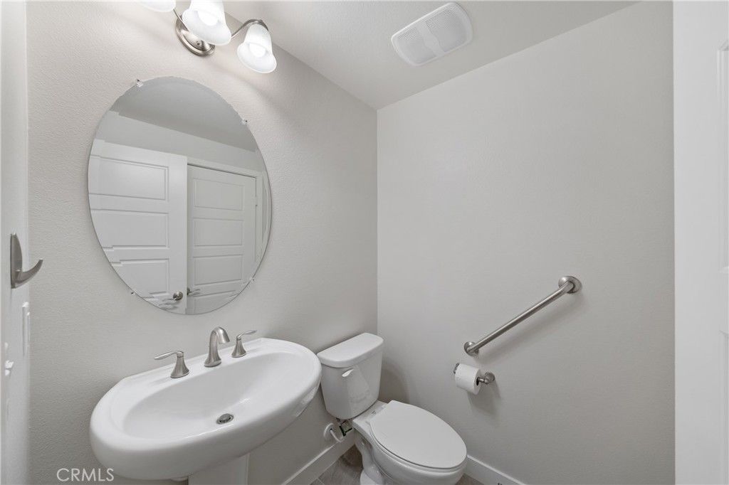 Image 9 of property listing at 24185 Chestnut Oak Street, Murrieta, CA 92562
