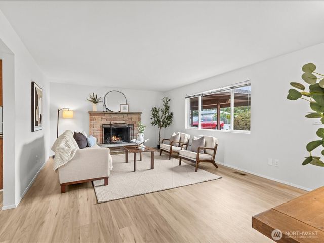 20631 120th Avenue SE, Kent, WA 98031