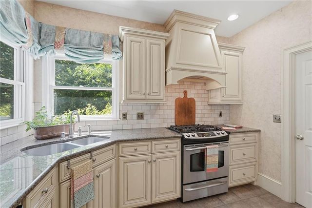 3050 Dogwood Hollow Lane, Lawrenceville, GA 30043