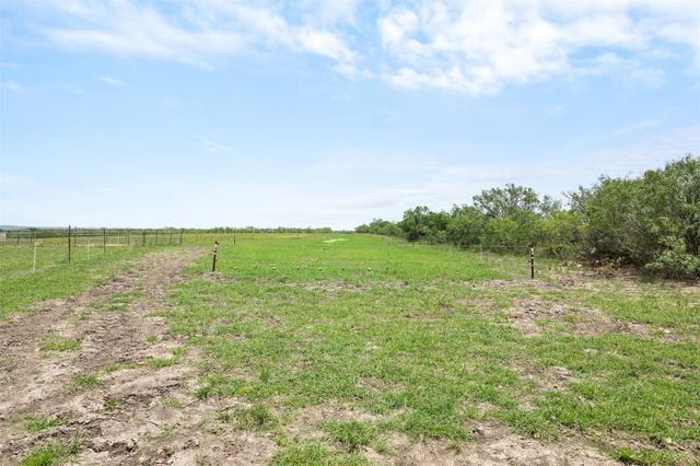 1190 Dickerson RD, Lockhart, TX 78644
